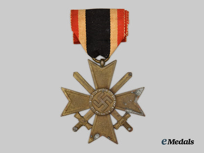 germany,_kriegsmarine._a_lot_of_awards_and_accessories_to_a_kriegsmarine_sailor_in_the_mediterranean_theatre___m_n_c3092