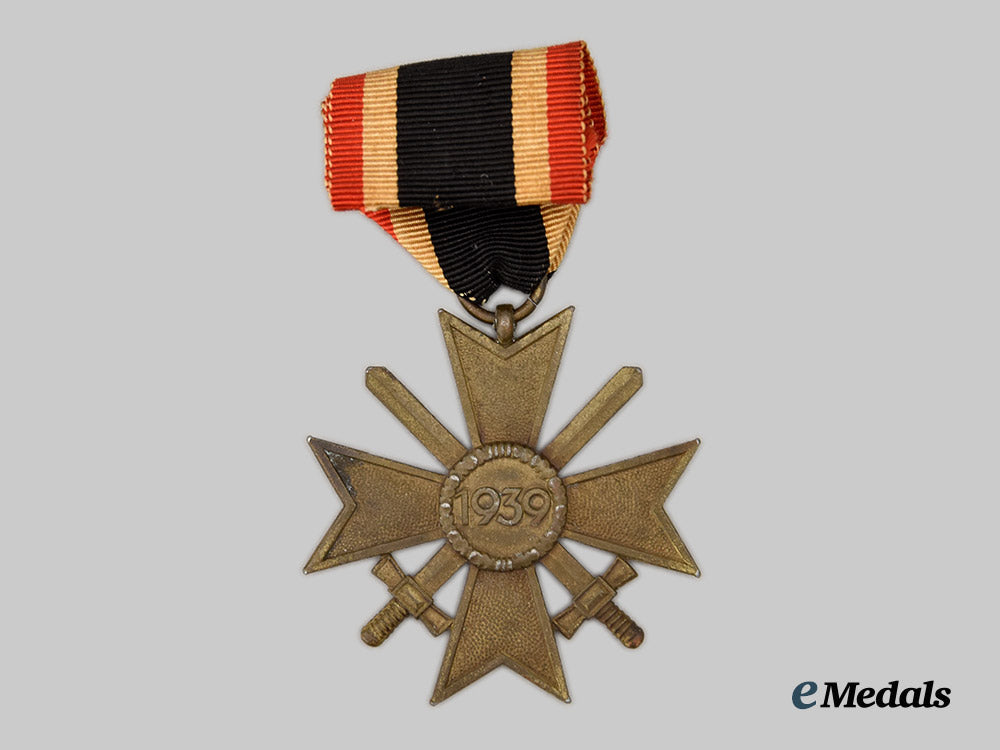 germany,_kriegsmarine._a_lot_of_awards_and_accessories_to_a_kriegsmarine_sailor_in_the_mediterranean_theatre___m_n_c3093