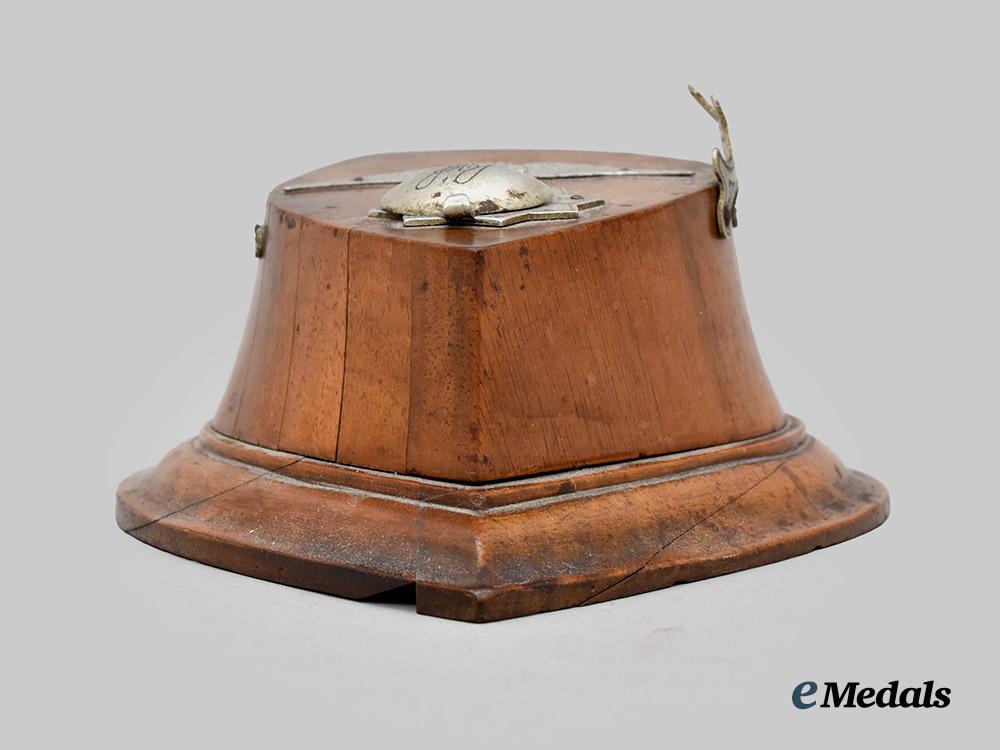 united_kingdom._a_royal_flying_corps_trench_art_inkwell___m_n_c3101