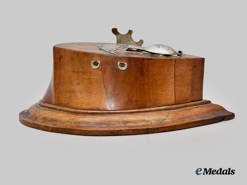 united_kingdom._a_royal_flying_corps_trench_art_inkwell___m_n_c3103