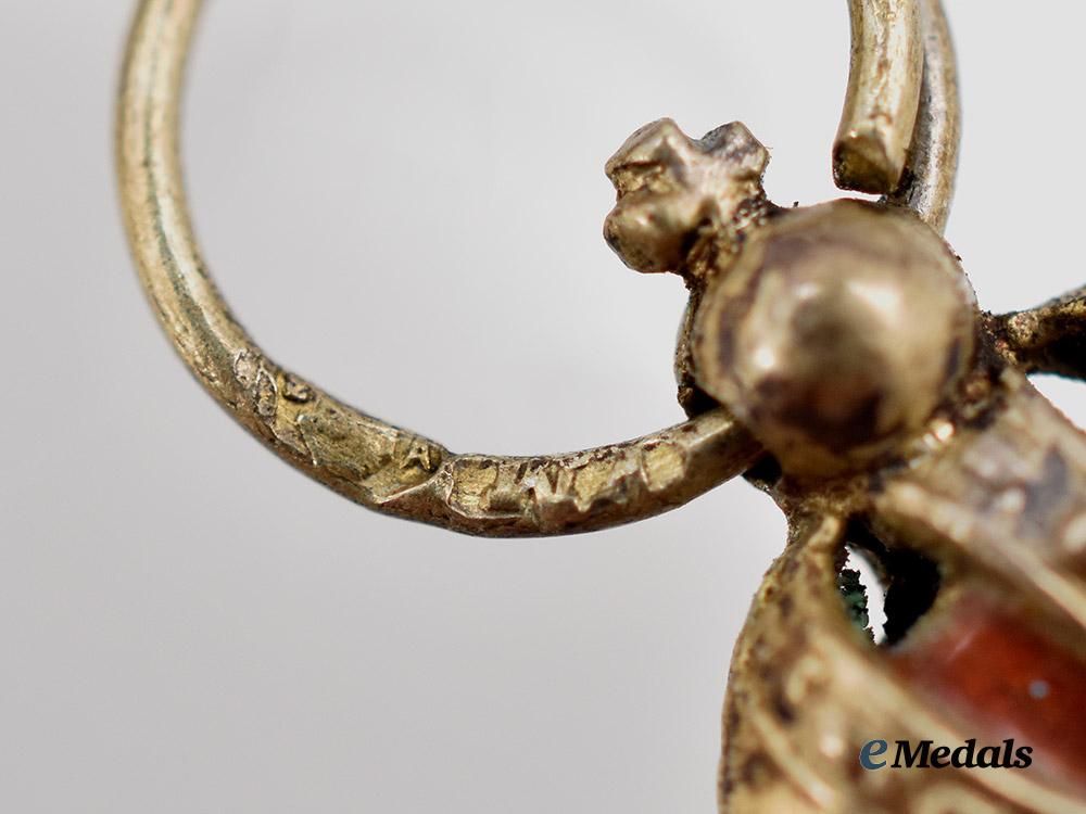 austria,_imperial._a_fine_chain_of_miniature_imperial_orders_by_vincent_mayer,_in_gold,_with_case___m_n_c3104