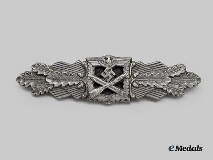 germany,_wehrmacht._a_close_combat_clasp,_silver_grade,_second_pattern_by_friedrich_linden___m_n_c3120