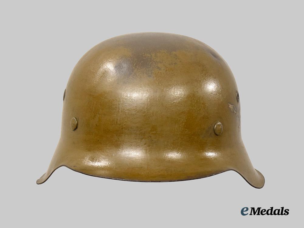 germany,_luftwaffe._an_m42_stahlhelm,_field-_modified_for_the_mediterranean_theatre___m_n_c3126