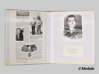 united_states._a_scrapbook_of_congressional_medal_of_honour_recipients'_signatures___m_n_c3128