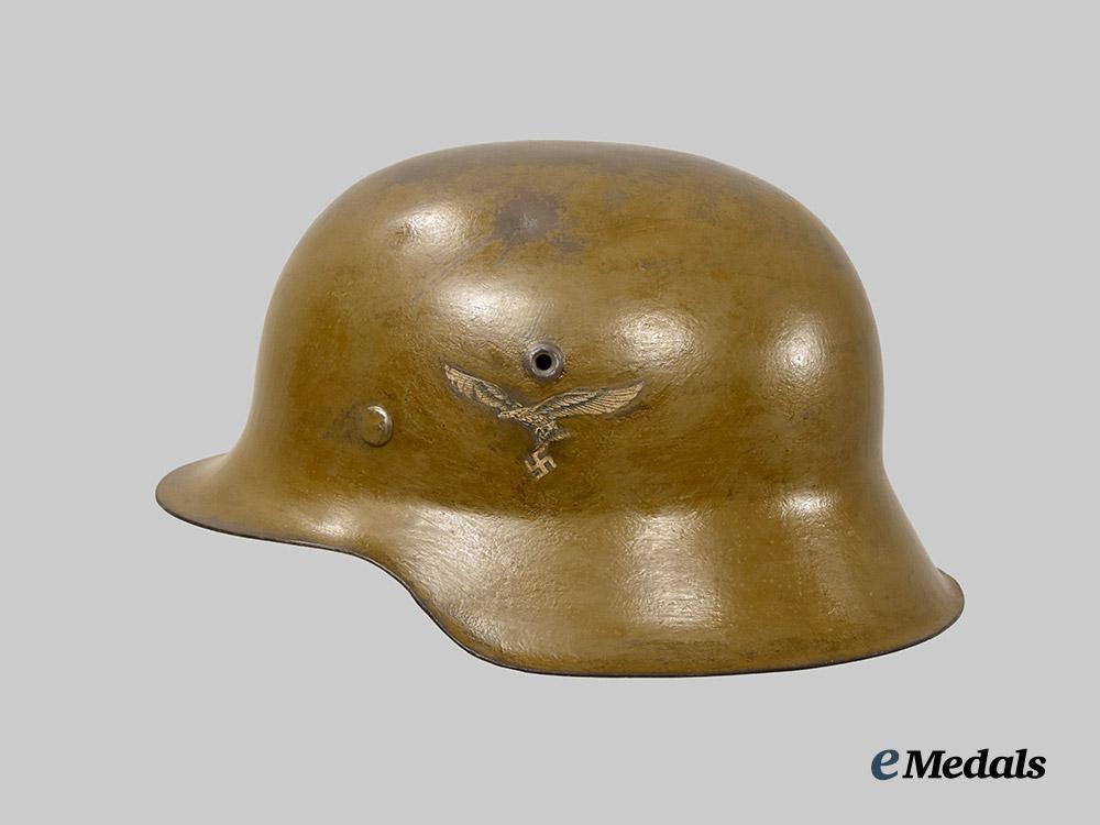 germany,_luftwaffe._an_m42_stahlhelm,_field-_modified_for_the_mediterranean_theatre___m_n_c3130