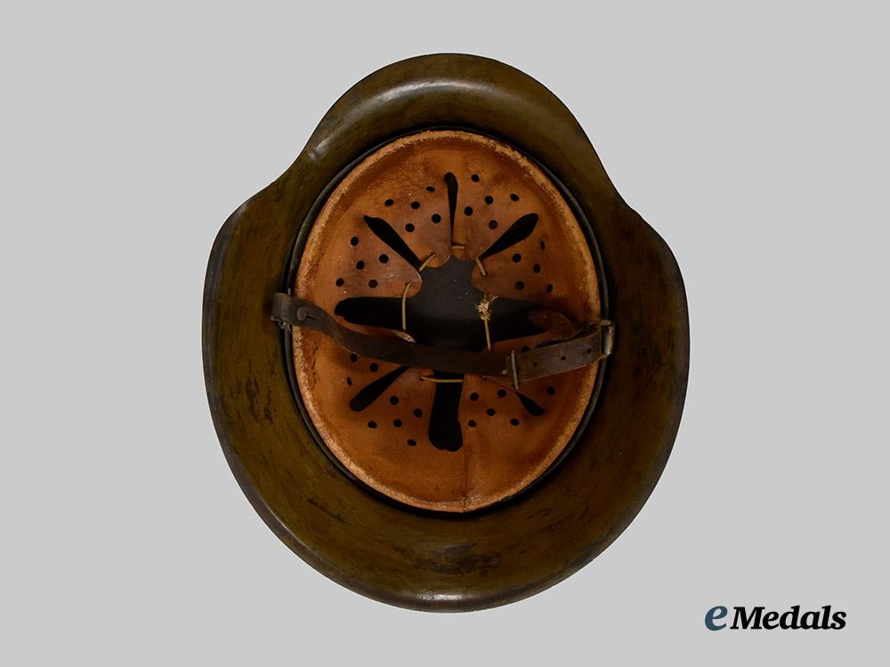 germany,_luftwaffe._an_m42_stahlhelm,_field-_modified_for_the_mediterranean_theatre___m_n_c3134