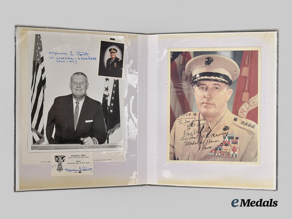 united_states._a_scrapbook_of_congressional_medal_of_honour_recipients'_signatures___m_n_c3135
