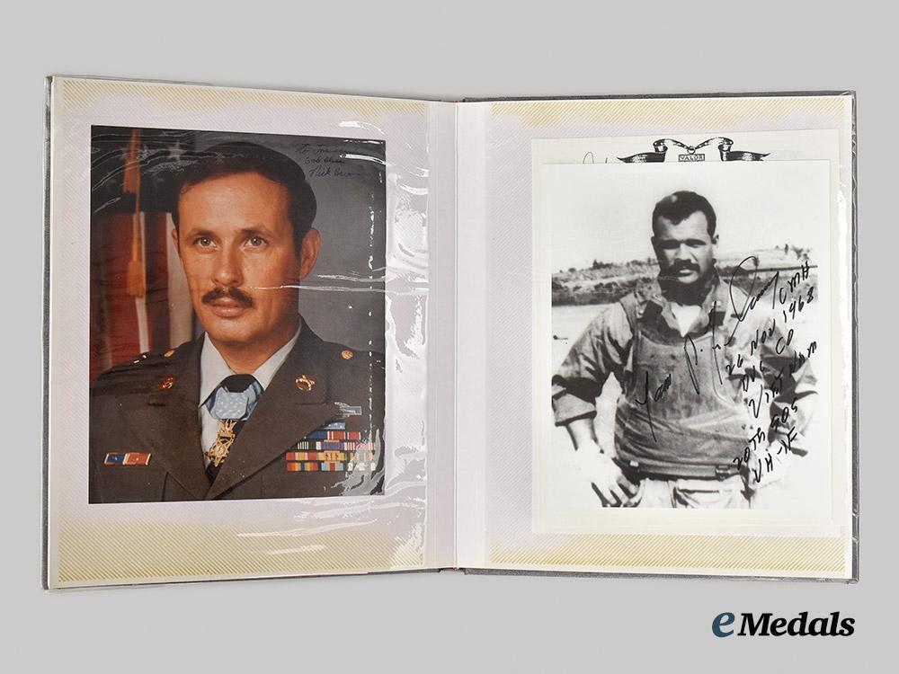 united_states._a_scrapbook_of_congressional_medal_of_honour_recipients'_signatures___m_n_c3140