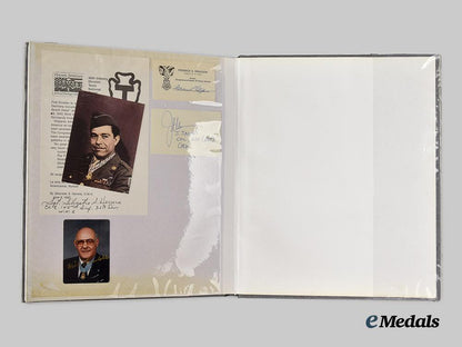 united_states._a_scrapbook_of_congressional_medal_of_honour_recipients'_signatures___m_n_c3143