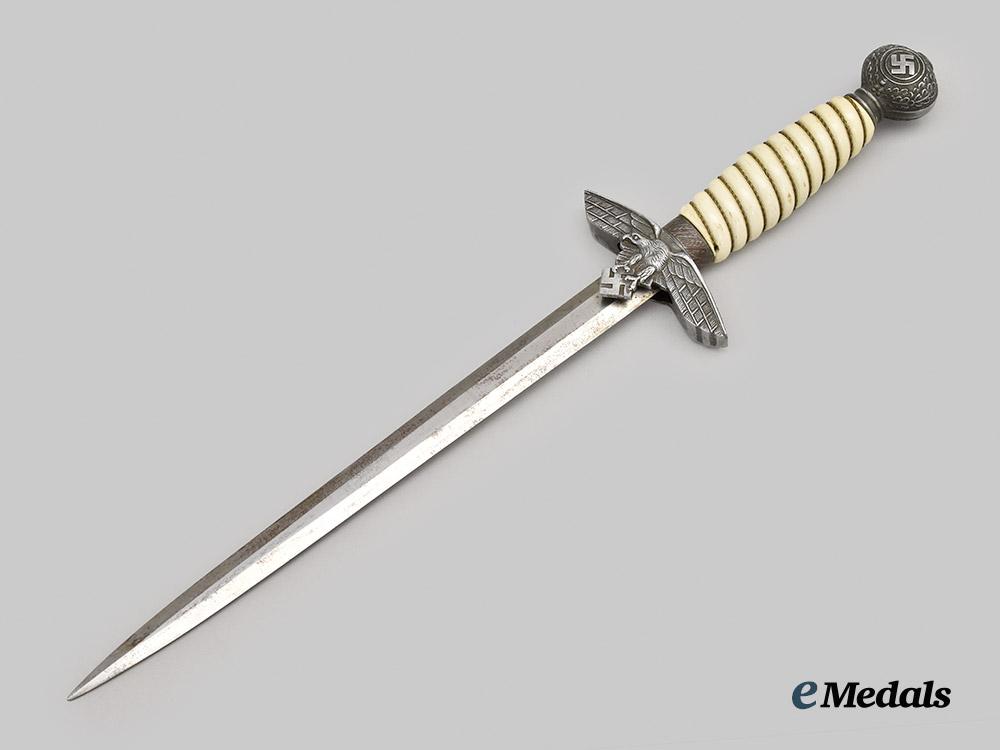 germany,_luftwaffe._an_officer’s_dress_dagger,_with_hanger,_unmarked_version___m_n_c3151