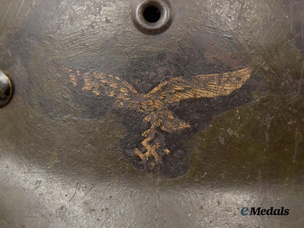 germany,_luftwaffe._an_m40_stahlhelm,_owner-_attributed_single_decal_version,_by_eisenhüttenwerke_thale___m_n_c3153