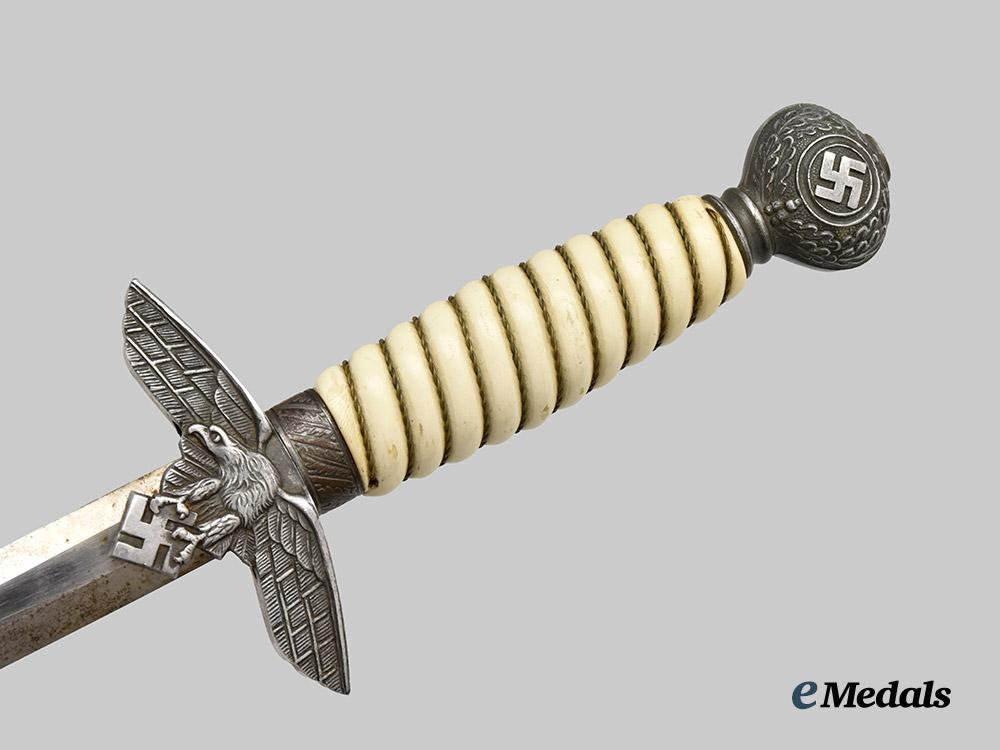germany,_luftwaffe._an_officer’s_dress_dagger,_with_hanger,_unmarked_version___m_n_c3153