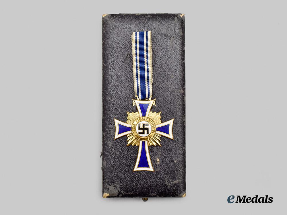 germany,_third_reich._an_honour_cross_of_the_german_mother,_gold_grade_with_case,_by_gustav_miksch___m_n_c3155