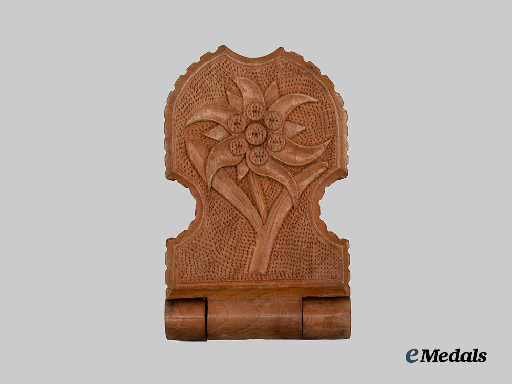 germany,_wehrmacht._a_trench_art_edelweiss_memento___m_n_c3167