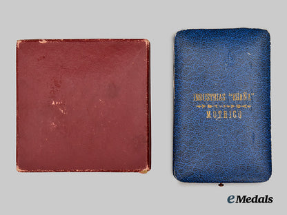 spain,_spanish_state._a_lot_of_two_medal_cases___m_n_c3168