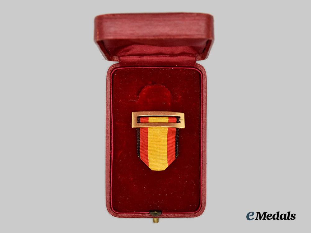spain,_spanish_state._campaign_medal_case___m_n_c3176