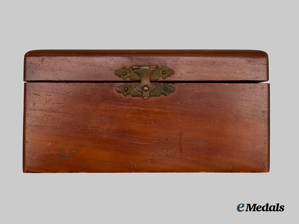 germany,_imperial._trench_art_box_crafted_by_a_german_p_o_w_in_amherst_internment_camp___m_n_c3177