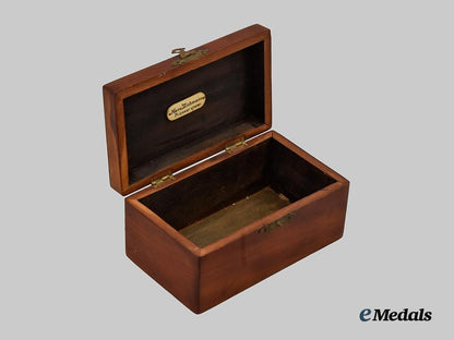 germany,_imperial._trench_art_box_crafted_by_a_german_p_o_w_in_amherst_internment_camp___m_n_c3182