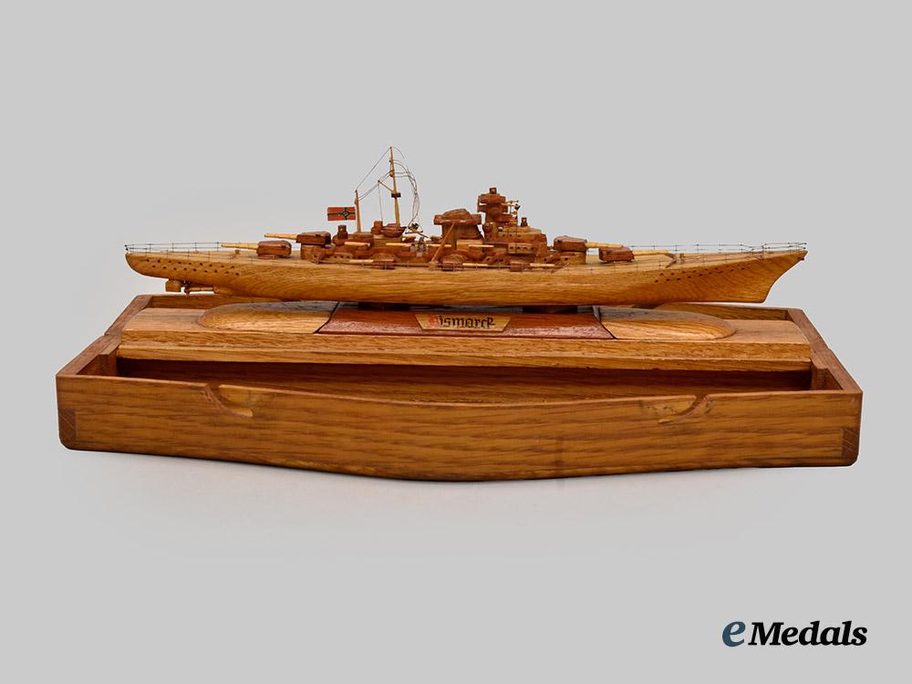 germany,_kriegsmarine._a_superb_trench_art_battleship_bismarck_model___m_n_c3191