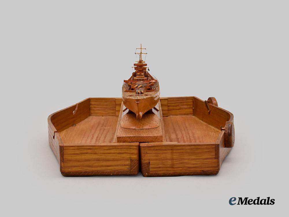germany,_kriegsmarine._a_superb_trench_art_battleship_bismarck_model___m_n_c3192