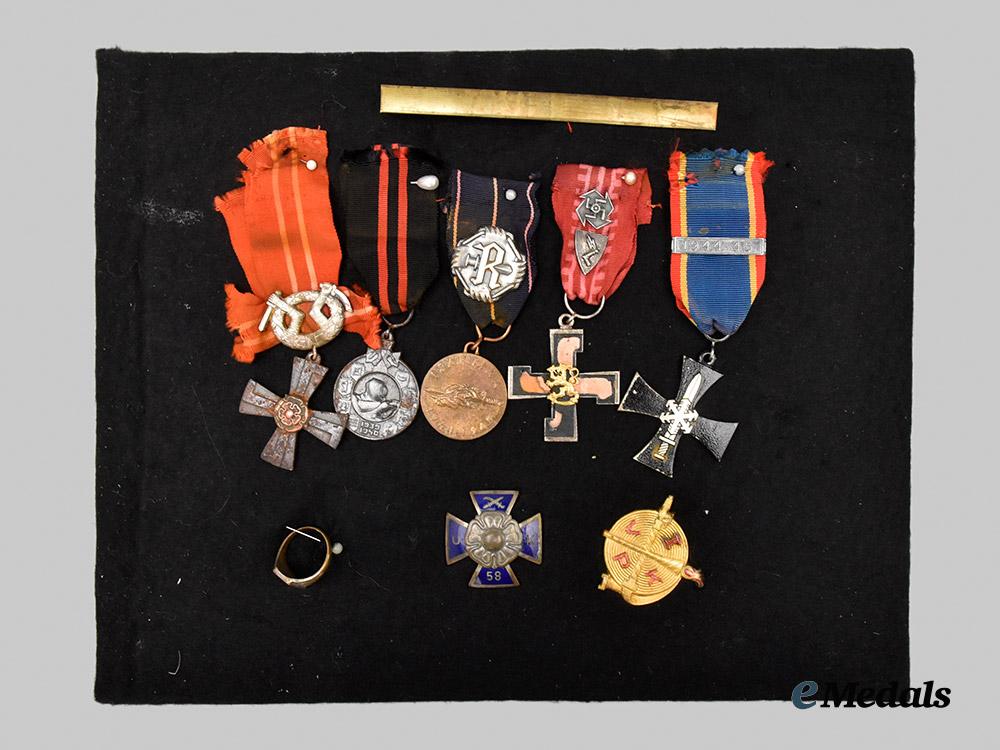 finland._a_lot_of_finnish_medals_and_decorations___m_n_c3213