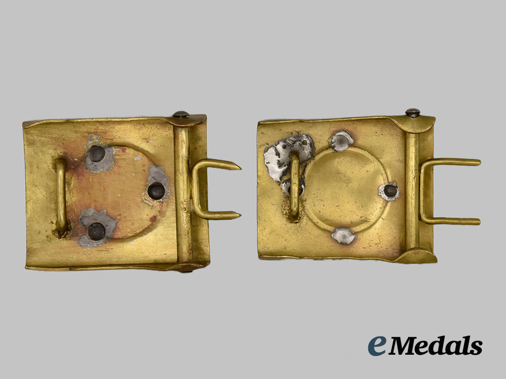 germany,_imperial._a_pair_of1847_pattern_army_belt_buckles___m_n_c3251
