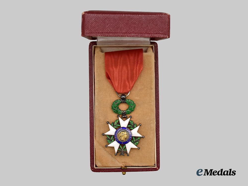 france,_fourth_republic._an_order_of_the_legion_of_honour,_knight_in_case,_by_bertrand___m_n_c3269