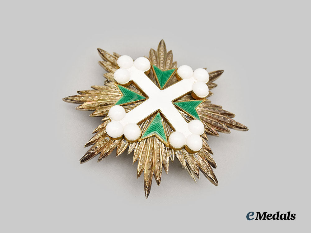 italy,_kingdom._an_order_of_saint_maurice_and_lazarus_grand_cross_set,_c.1916___m_n_c3306