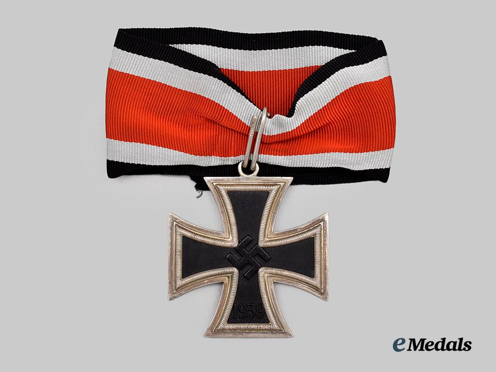 germany,_federal_republic._a_knight’s_cross_of_the_iron_cross,_early_exhibition_example_by_steinhauer&_lück___m_n_c3307