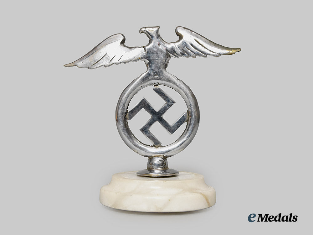germany,_third_reich._a_patriotic_desk_ornament___m_n_c3348