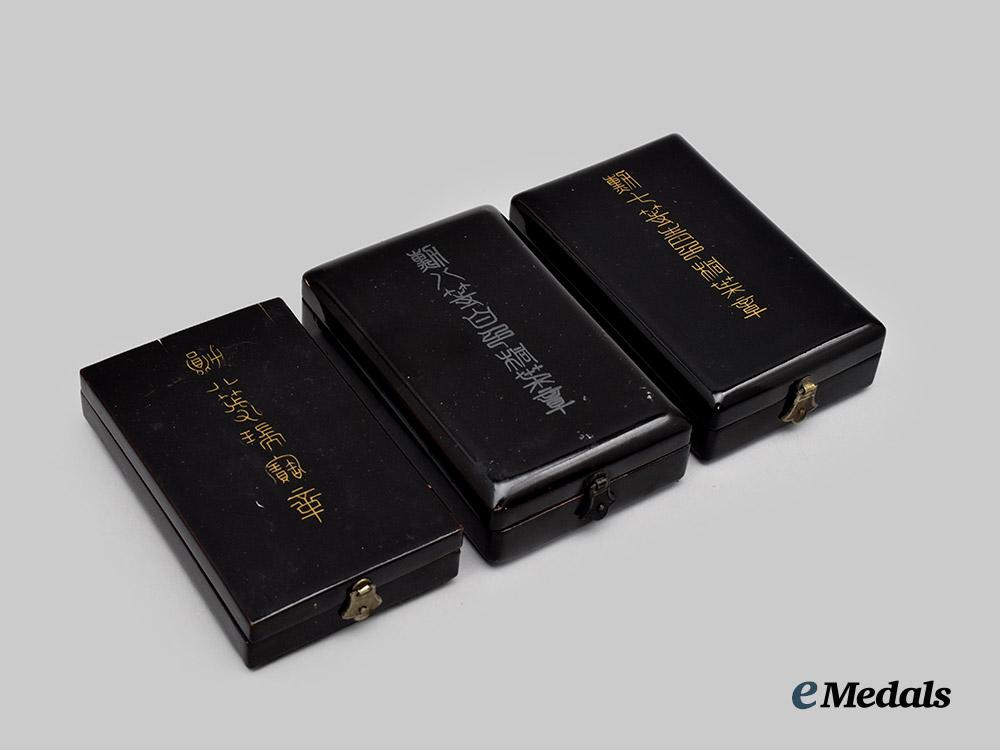 japan,_empire._a_lot_of_three_orders,_cased___m_n_c3351