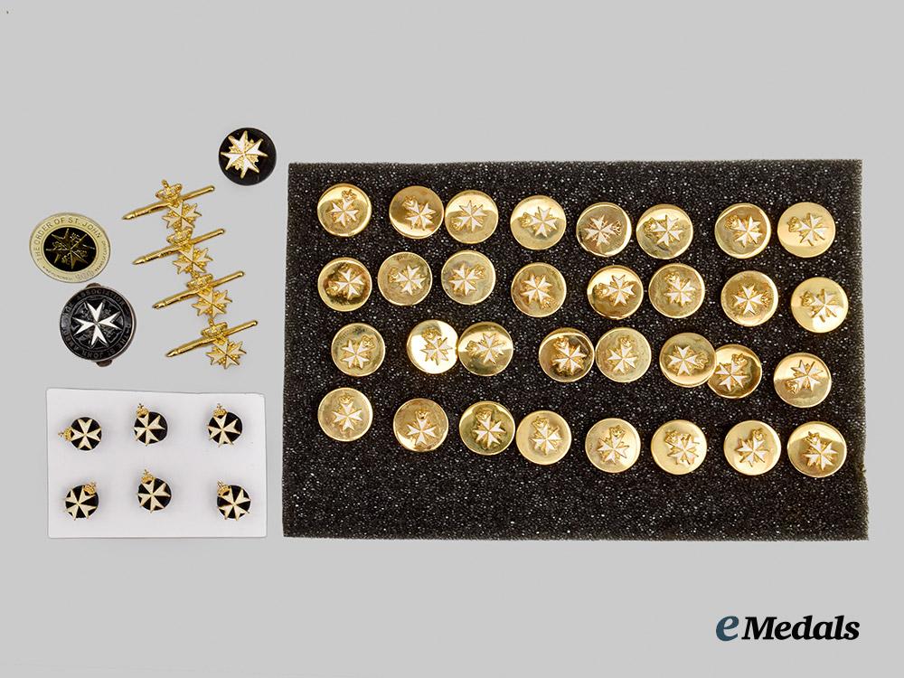 international._a_mixed_lot_of_st._john_ambulance_badges_and_buttons___m_n_c3378