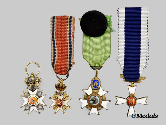 norway._a_lot_of_norwegian_miniature_medals___m_n_c3416