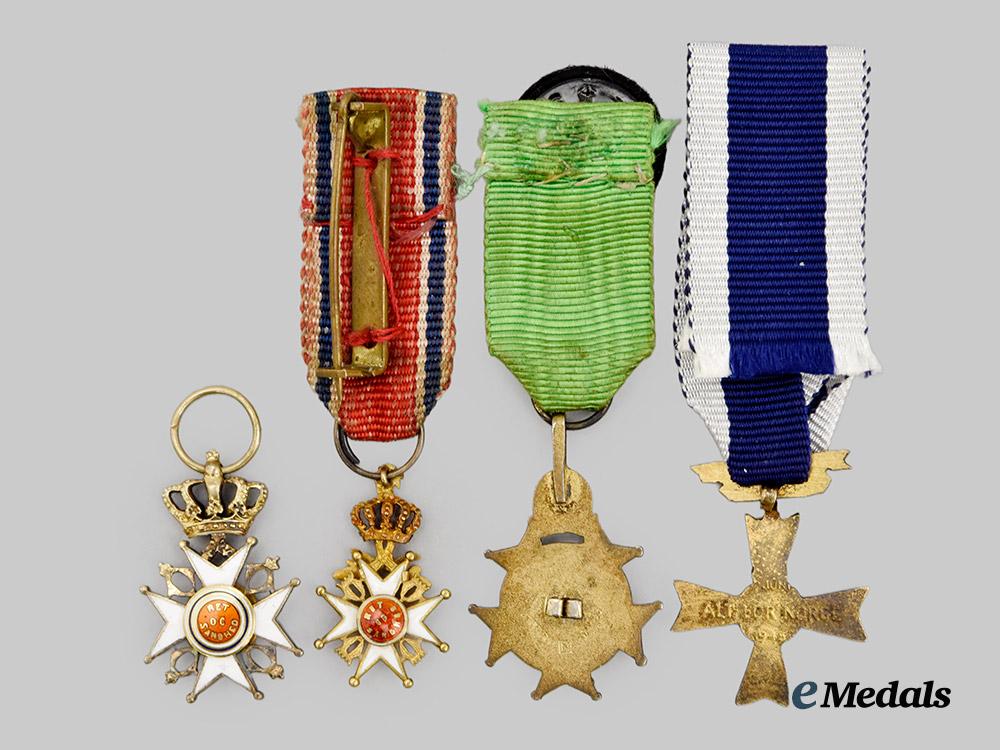 norway._a_lot_of_norwegian_miniature_medals___m_n_c3420