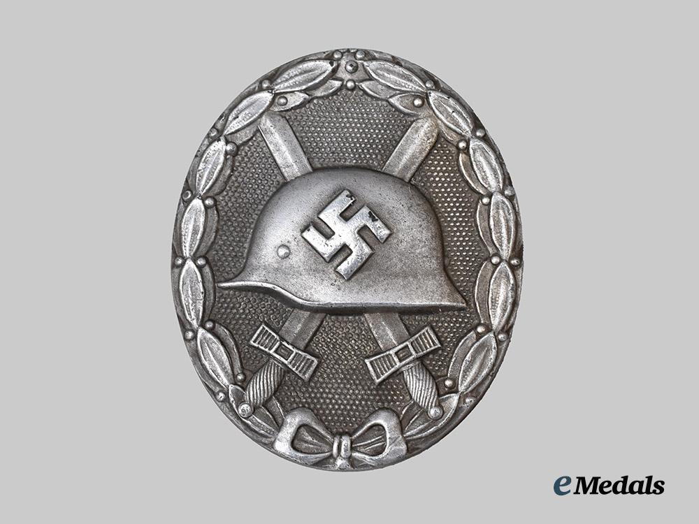 germany,_wehrmacht._a_silver_grade_wound_badge,_with_case,_l22_marked___m_n_c3474