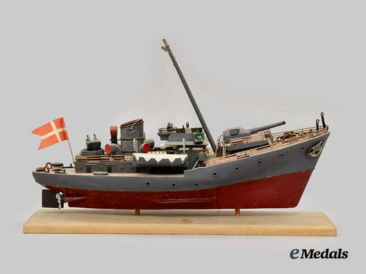 germany,_kriegsmarine._a_p_o_w_camp_art_model_merchant_ship___m_n_c3493