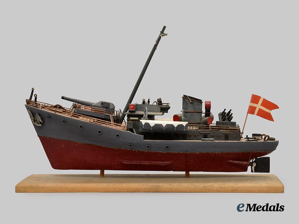 germany,_kriegsmarine._a_p_o_w_camp_art_model_merchant_ship___m_n_c3494
