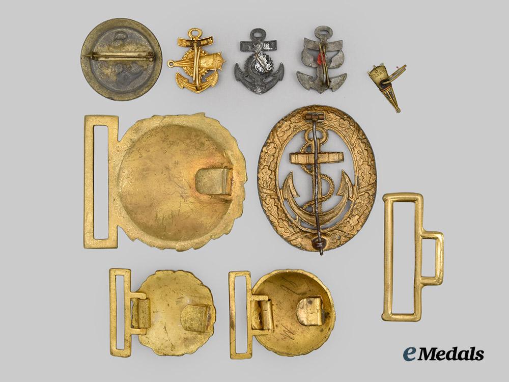 germany,_imperial;_germany,_kriegsmarine._a_mixed_lot_of_belt_buckles_and_insignia___m_n_c3518