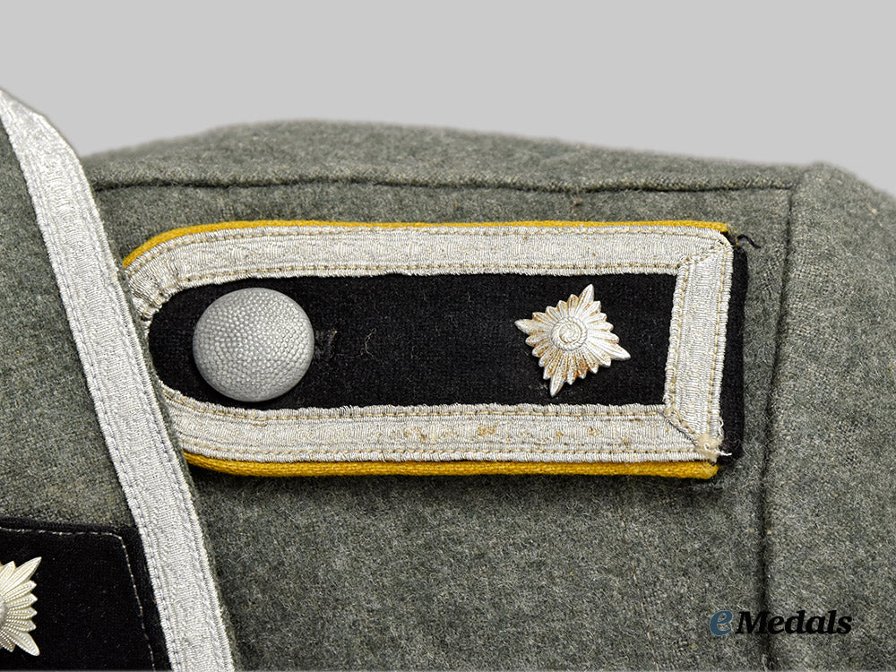 germany,_third_reich._a_m40_waffen-_s_s“_leibstandarte”_oberscharführer_signals_troops_service_tunic;_published_example___m_n_c3521