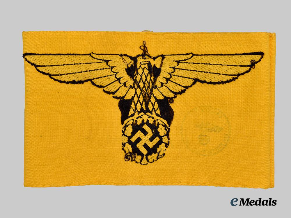 germany,_wehrmacht._an_auxiliary_member’s_armband___m_n_c3521