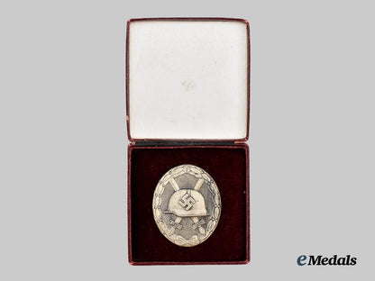 germany,_wehrmacht._a_silver_grade_wound_badge,_with_case,_by_klein&_quenzer___m_n_c3545