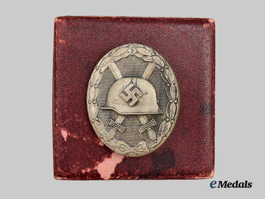 germany,_wehrmacht._a_silver_grade_wound_badge,_with_case,_by_klein&_quenzer___m_n_c3546
