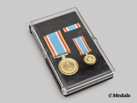 fiji._a50th_anniversary_of_independence_commemorative_medal___m_n_c3584