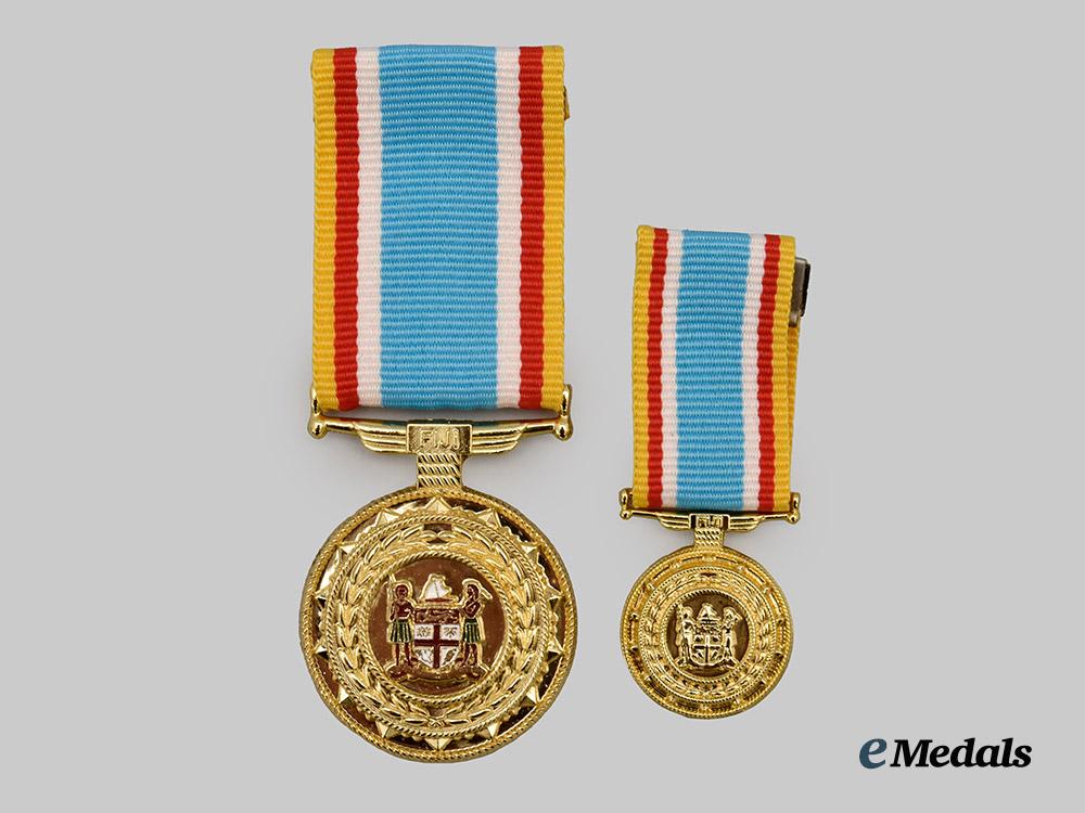 fiji._a50th_anniversary_of_independence_commemorative_medal___m_n_c3588