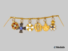 Russia, Imperial. A Fine Gold Miniature Awards Chain