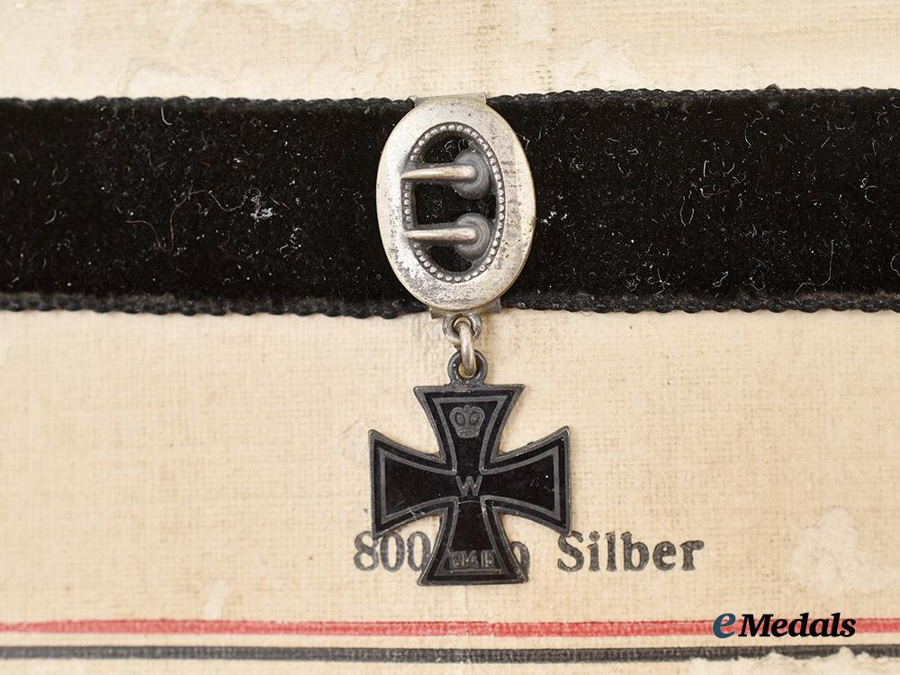 germany,_imperial._a_first_world_war_patriotic_choker_in_silver___m_n_c3634