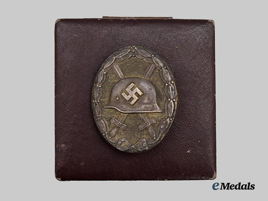germany,_wehrmacht._a_silver_grade_wound_badge,_with_case,_by_the_vienna_mint___m_n_c3634