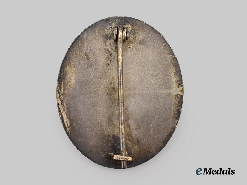 germany,_wehrmacht._a_silver_grade_wound_badge,_with_case,_by_the_vienna_mint___m_n_c3638