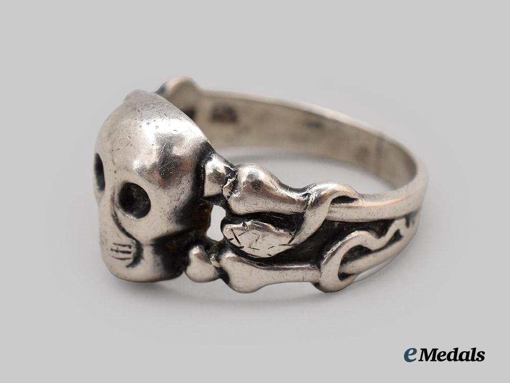 germany,_wehrmacht._a_commemorative_totenkopf_ring_in_silver___m_n_c3646