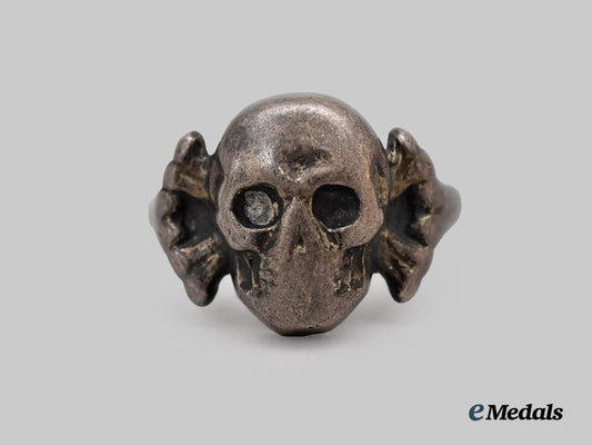 germany,_wehrmacht._a_commemorative_totenkopf_ring_in_silver___m_n_c3650